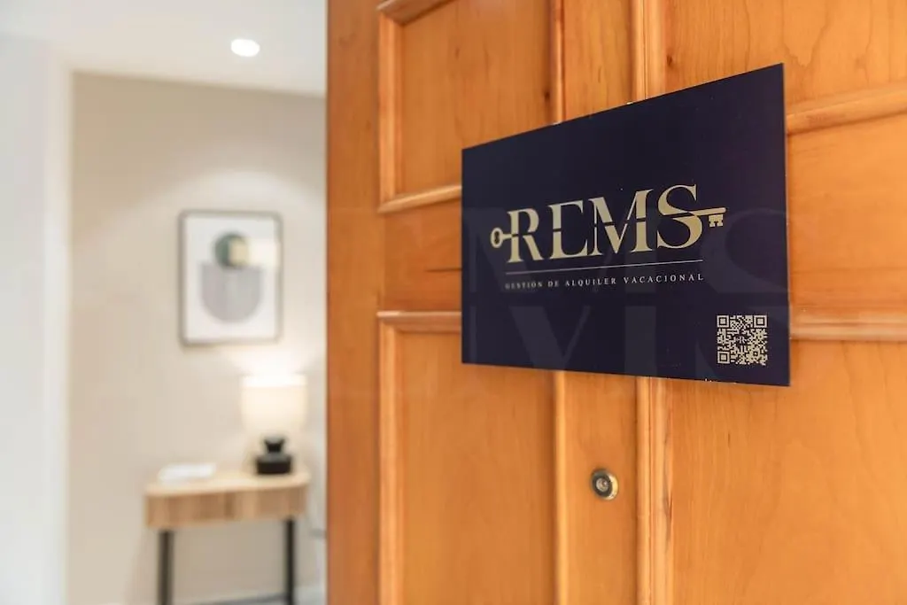 Stay And Support - Charitable Apartments By Rems Malaga